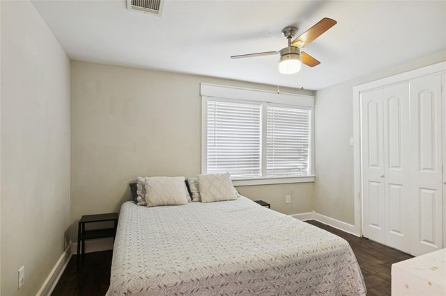 1910 East Avenue, Katy, TX 77493