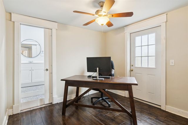 1910 East Avenue, Katy, TX 77493