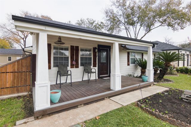 1910 East Avenue, Katy, TX 77493