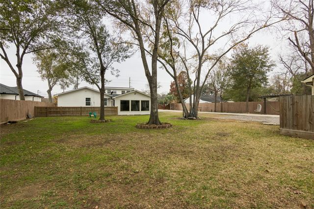 1910 East Avenue, Katy, TX 77493
