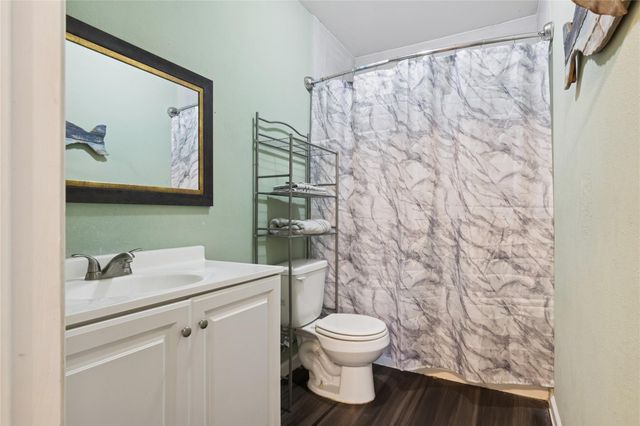 1910 East Avenue, Katy, TX 77493