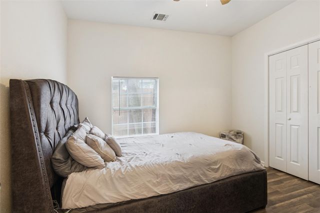 1910 East Avenue, Katy, TX 77493