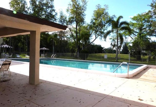 6751 N University Drive 116, Tamarac, FL 33321