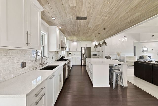 505 Heyser Drive, Dallas, TX 75224
