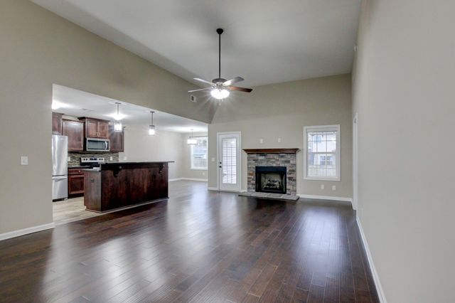 834 Rushing Dr, Clarksville, TN 37042