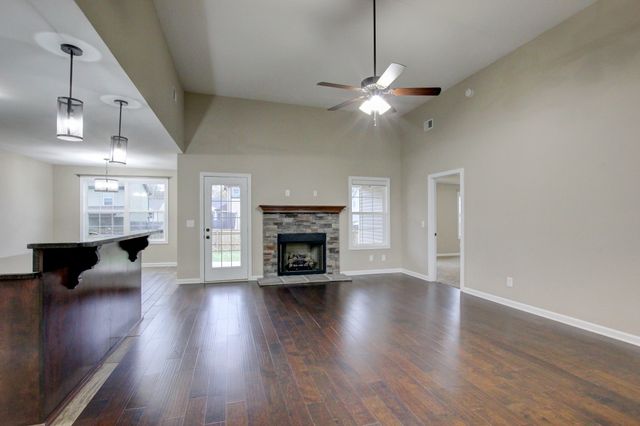 834 Rushing Dr, Clarksville, TN 37042