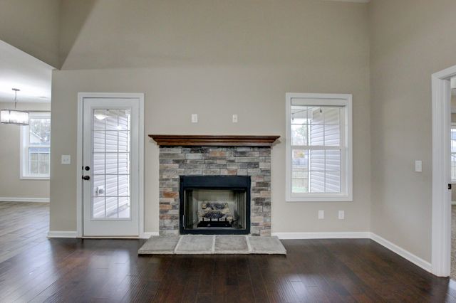 834 Rushing Dr, Clarksville, TN 37042