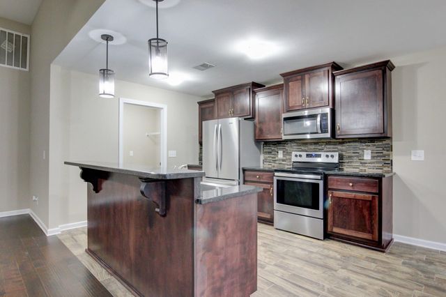 834 Rushing Dr, Clarksville, TN 37042