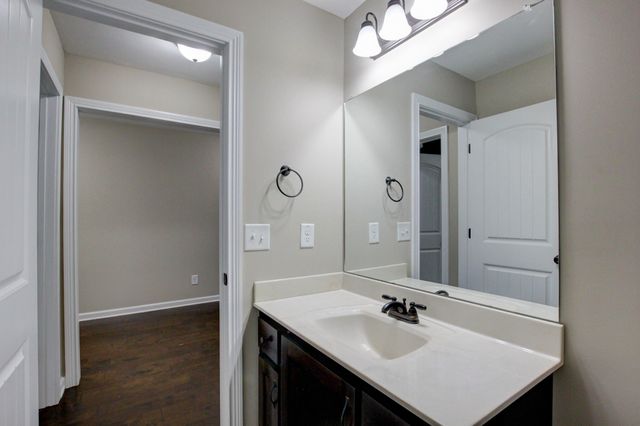 834 Rushing Dr, Clarksville, TN 37042