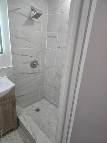 21 Carriage Drive, Newburgh, NY 12550