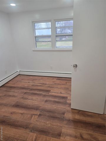 21 Carriage Drive, Newburgh, NY 12550