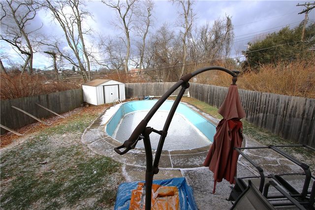 210 Livingston Rd, West Mifflin, PA 15122