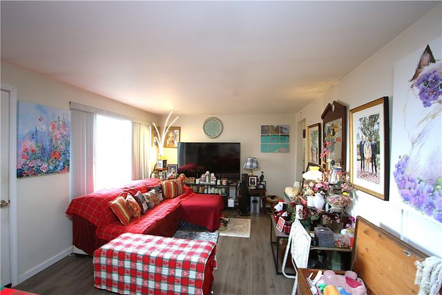 210 Livingston Rd, West Mifflin, PA 15122