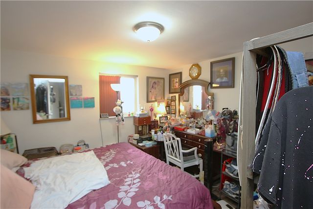 210 Livingston Rd, West Mifflin, PA 15122