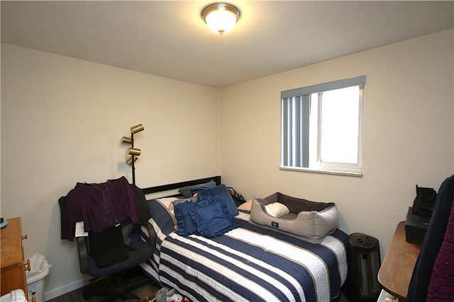 210 Livingston Rd, West Mifflin, PA 15122