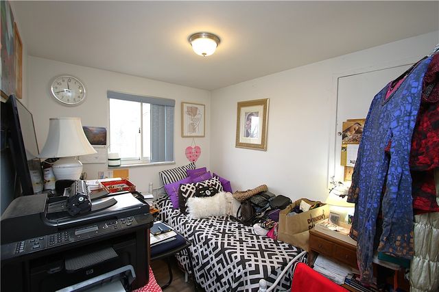 210 Livingston Rd, West Mifflin, PA 15122