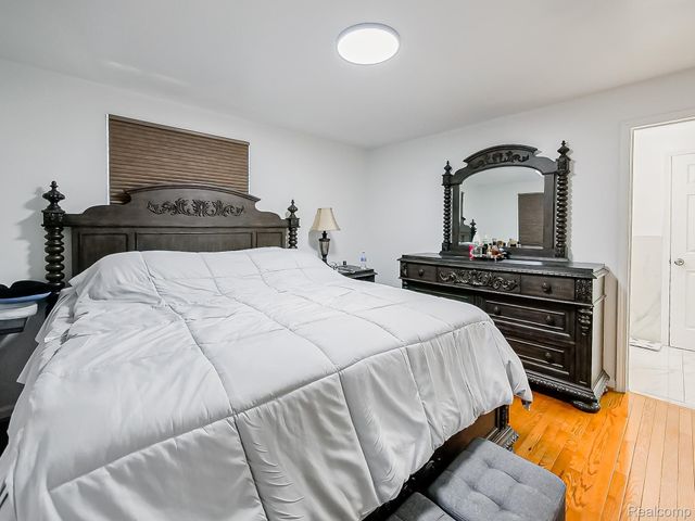 29721 Farmington Road, Farmington Hills, MI 48334