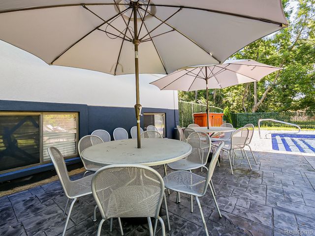 29721 Farmington Road, Farmington Hills, MI 48334