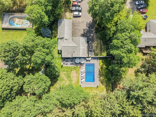 29721 Farmington Road, Farmington Hills, MI 48334