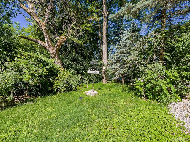 29721 Farmington Road, Farmington Hills, MI 48334