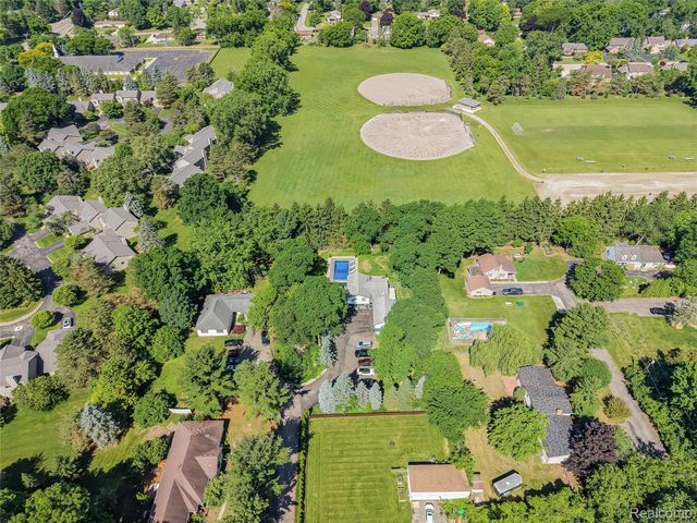 29721 Farmington Road, Farmington Hills, MI 48334