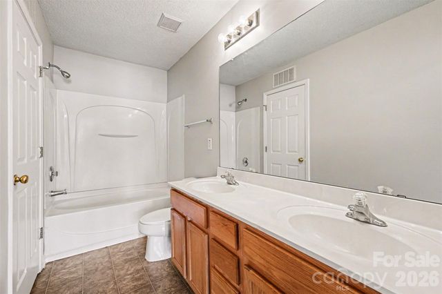 3201 Blythe Ridge Court, Charlotte, NC 28213