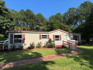 44112 Harper Hearne Road, New London, NC 28127