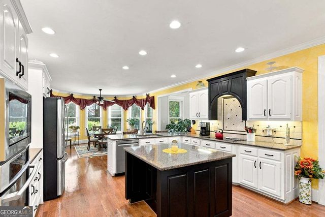 1528 Greensboro Way, Grayson, GA 30017