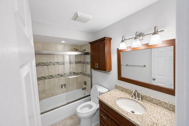 15137 Quail Hollow Drive 206, Orland Park, IL 60462