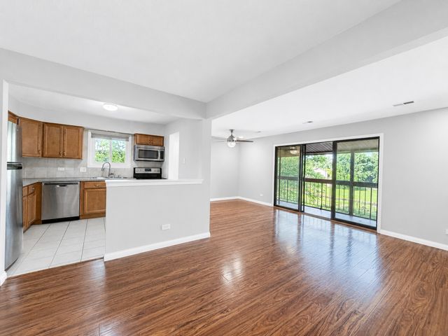 15137 Quail Hollow Drive 206, Orland Park, IL 60462