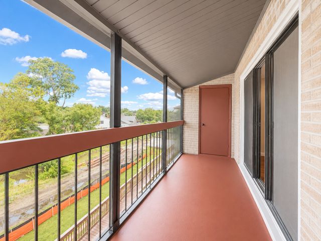 15137 Quail Hollow Drive 206, Orland Park, IL 60462