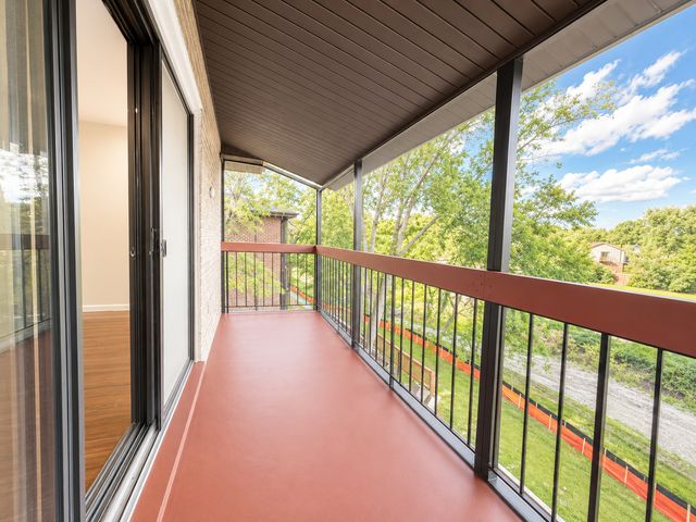 15137 Quail Hollow Drive 206, Orland Park, IL 60462