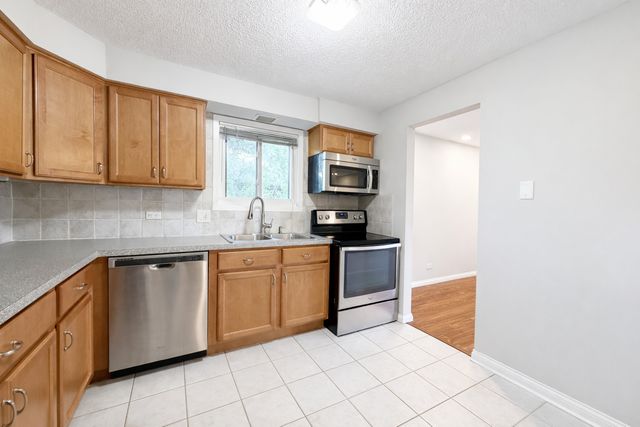 15137 Quail Hollow Drive 206, Orland Park, IL 60462
