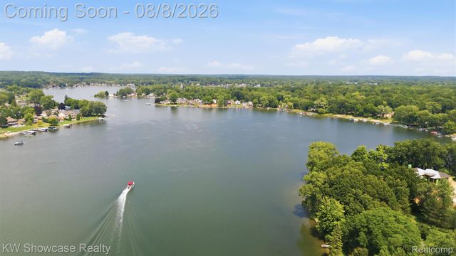 2916 Vero Drive, Highland Charter Township, MI 48356