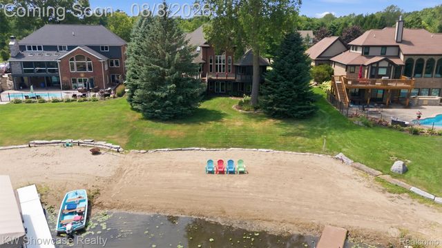 2916 Vero Drive, Highland Charter Township, MI 48356