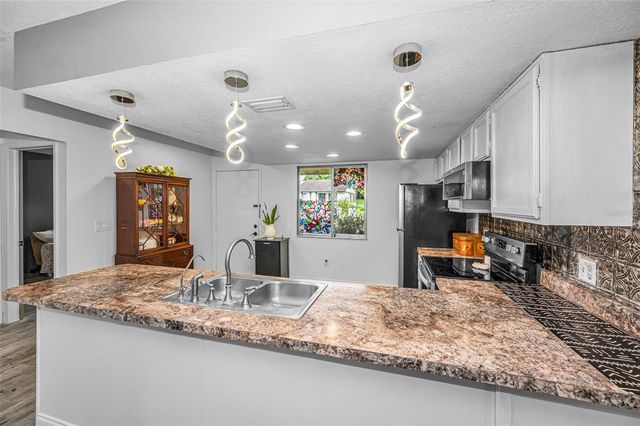 2263 BANCROFT CIRCLE N B, Palm Harbor, FL 34683
