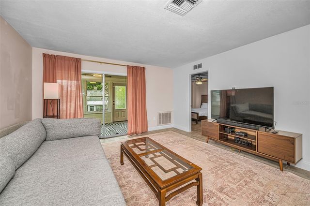 2263 BANCROFT CIRCLE N B, Palm Harbor, FL 34683