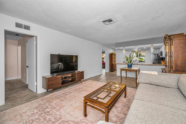 2263 BANCROFT CIRCLE N B, Palm Harbor, FL 34683
