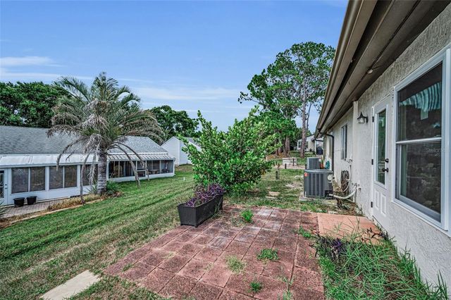 2263 BANCROFT CIRCLE N B, Palm Harbor, FL 34683
