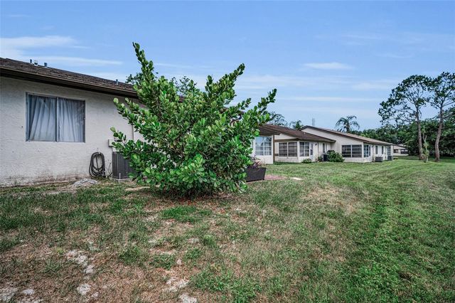 2263 BANCROFT CIRCLE N B, Palm Harbor, FL 34683