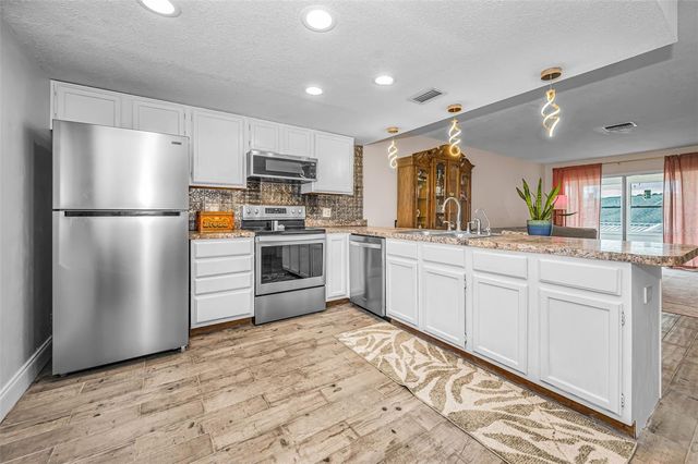 2263 BANCROFT CIRCLE N B, Palm Harbor, FL 34683