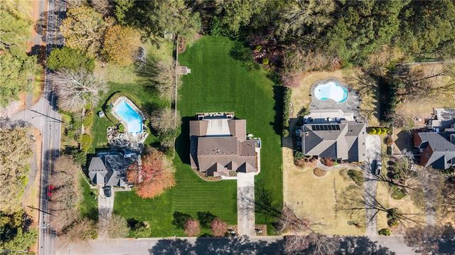 1026 Staceywood CT, Virginia Beach, VA 23452