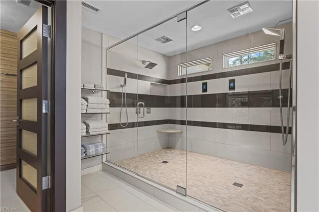 1026 Staceywood CT, Virginia Beach, VA 23452