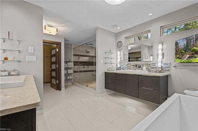 1026 Staceywood CT, Virginia Beach, VA 23452