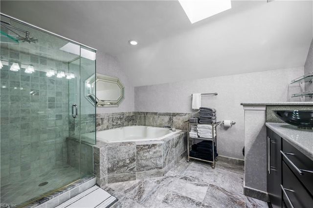 1026 Staceywood CT, Virginia Beach, VA 23452