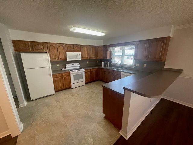 10401 WHISPERING PINES LN, Mcgaheysville, VA 22840