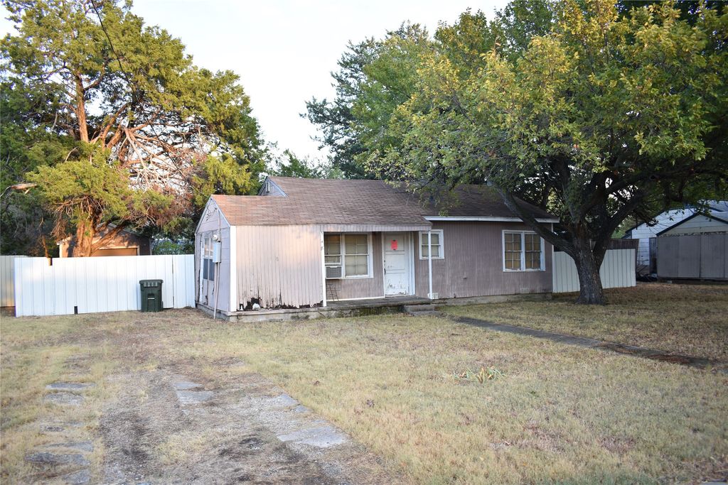 1802 Cottonwood Road, Carrollton, TX 75006 — exterior