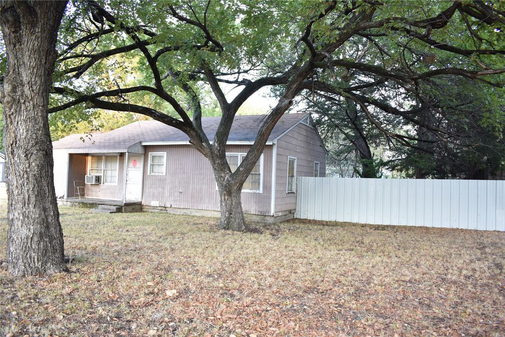 1802 Cottonwood Road, Carrollton, TX 75006 — photo 3