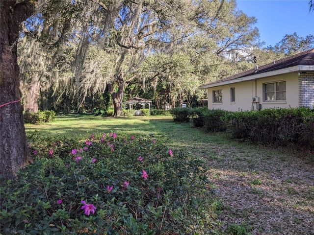 11215 DAVIS ROAD, Tampa, FL 33637