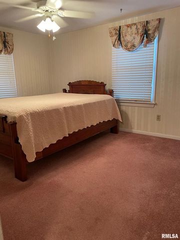 901 W ELM Street, Carmi, IL 62821